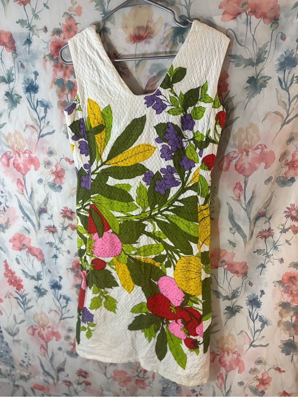 Vintage Tropical Floral Shift Dress in White with Green, Pink & Yellow - Picture 2 of 9